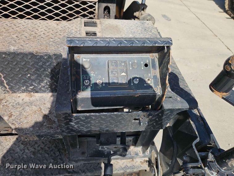 image for item EO7386 2022 Weiler P385B paver