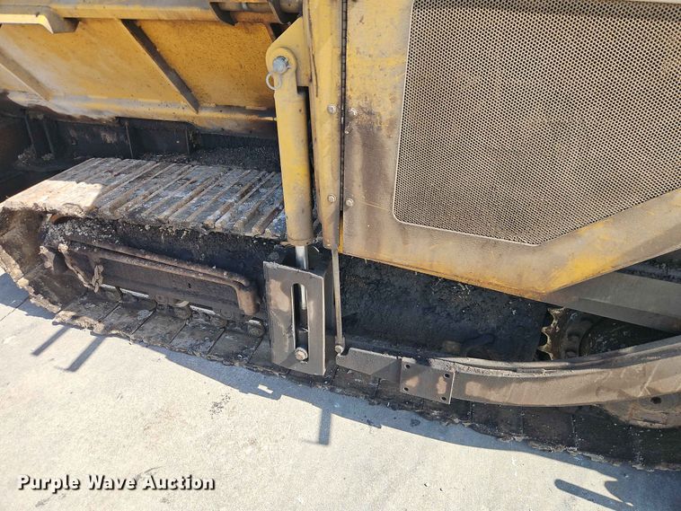 image for item EO7386 2022 Weiler P385B paver