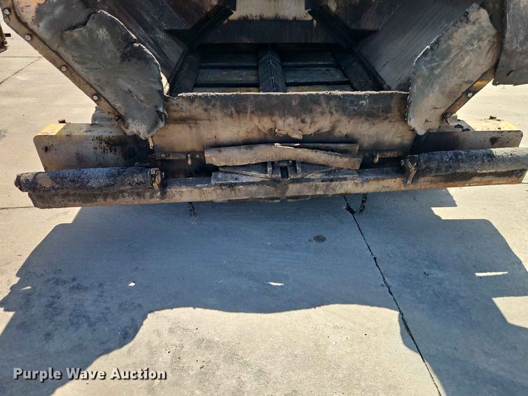 image for item EO7386 2022 Weiler P385B paver