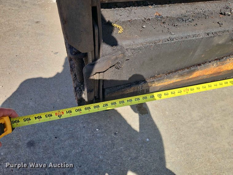 image for item EO7386 2022 Weiler P385B paver
