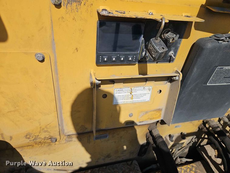 image for item EO7386 2022 Weiler P385B paver