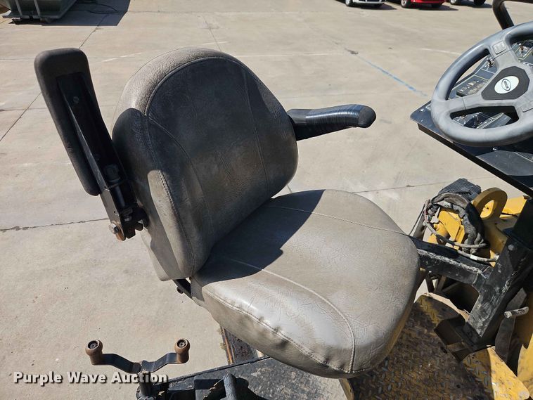 image for item EO7386 2022 Weiler P385B paver