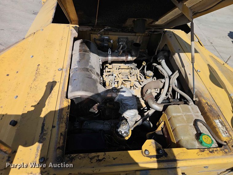 image for item EO7386 2022 Weiler P385B paver