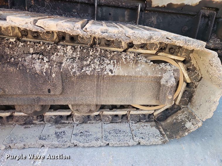 image for item EO7386 2022 Weiler P385B paver