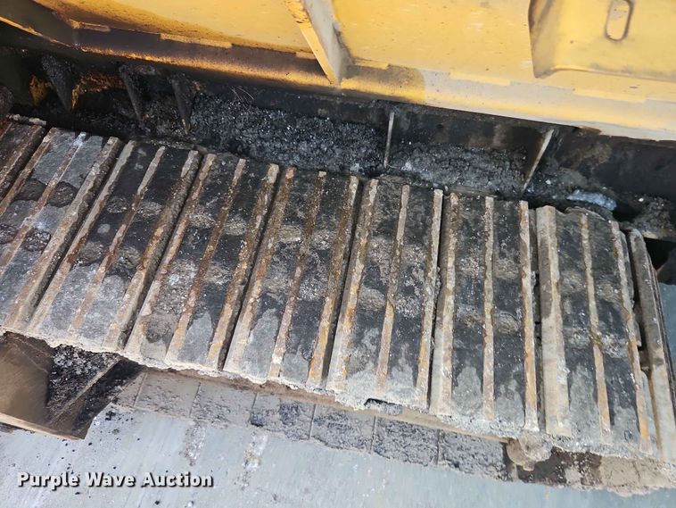 image for item EO7386 2022 Weiler P385B paver