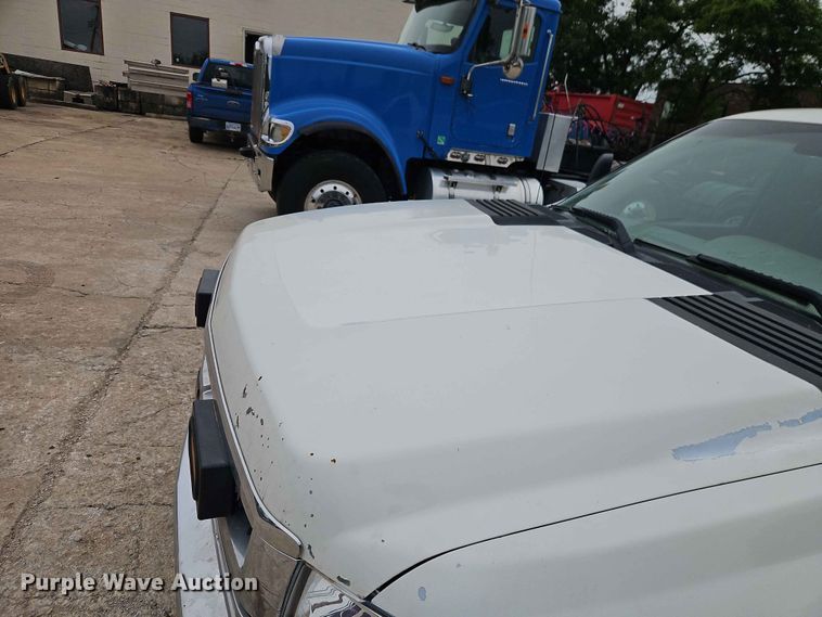 image for item EO7394 2009 Chevrolet Silverado 3500HD utility bed pickup truck