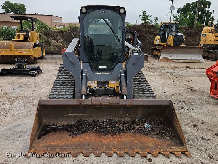 image for item EO7396 John Deere 333E tracked skid steer loader