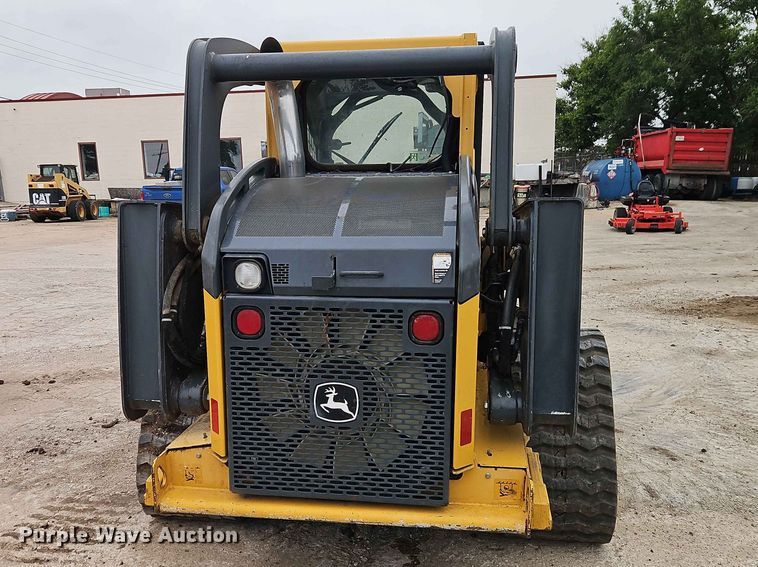 image for item EO7396 John Deere 333E tracked skid steer loader
