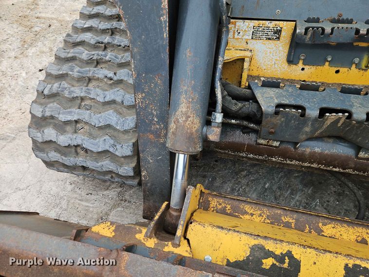 image for item EO7396 John Deere 333E tracked skid steer loader