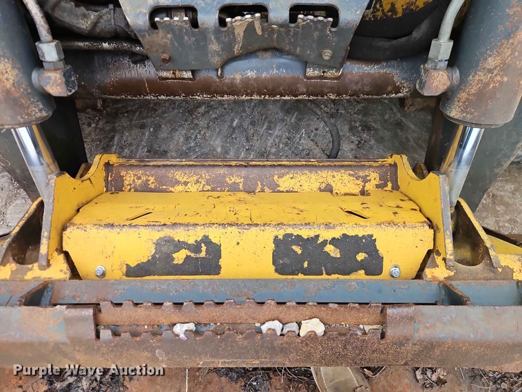 image for item EO7396 John Deere 333E tracked skid steer loader