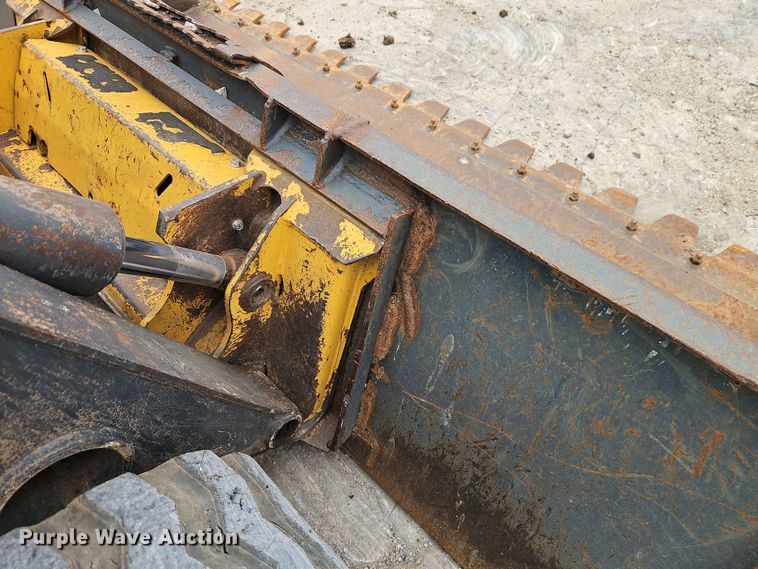 image for item EO7396 John Deere 333E tracked skid steer loader