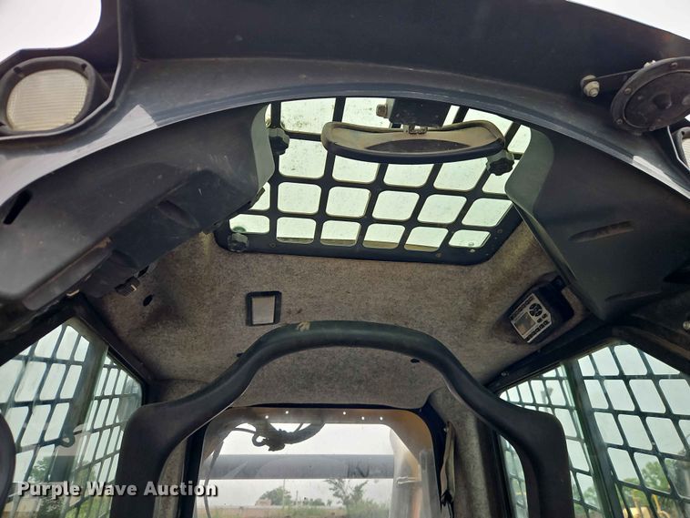 image for item EO7396 John Deere 333E tracked skid steer loader