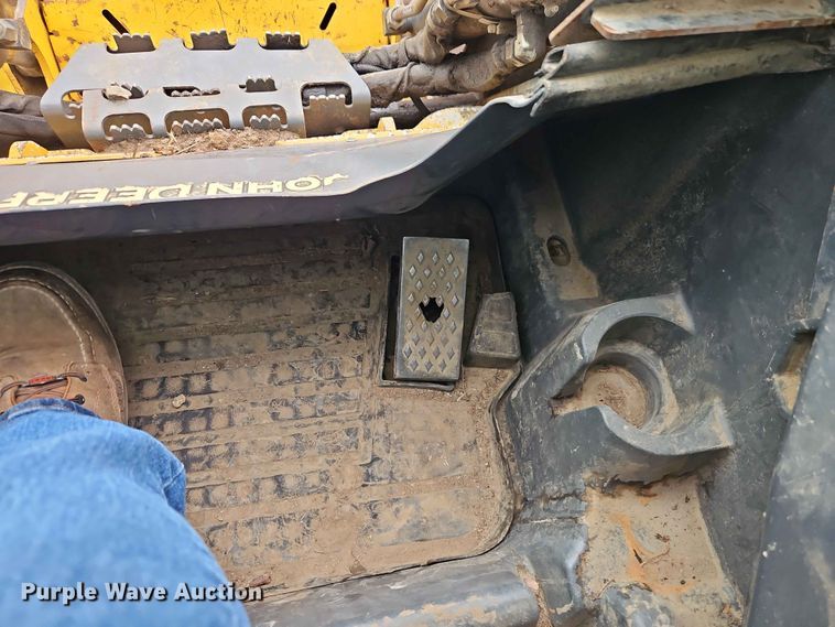 image for item EO7396 John Deere 333E tracked skid steer loader