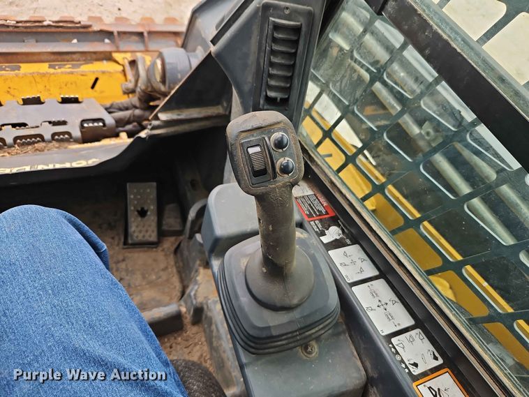 image for item EO7396 John Deere 333E tracked skid steer loader