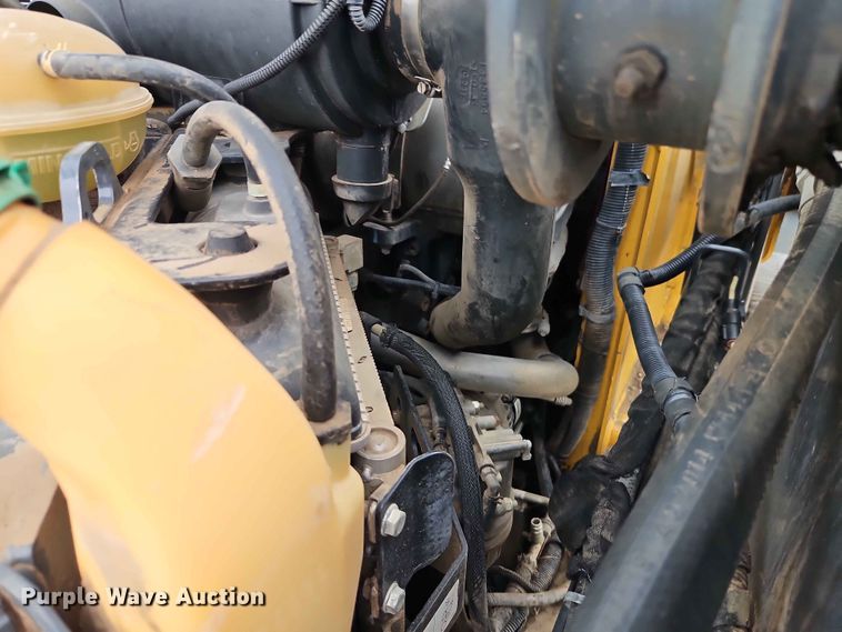 image for item EO7396 John Deere 333E tracked skid steer loader