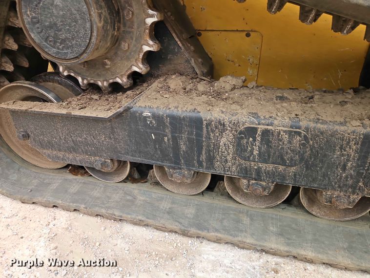 image for item EO7396 John Deere 333E tracked skid steer loader