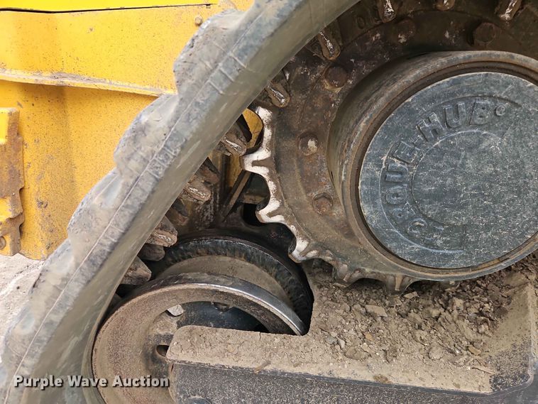 image for item EO7396 John Deere 333E tracked skid steer loader