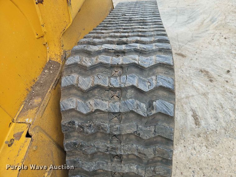 image for item EO7396 John Deere 333E tracked skid steer loader
