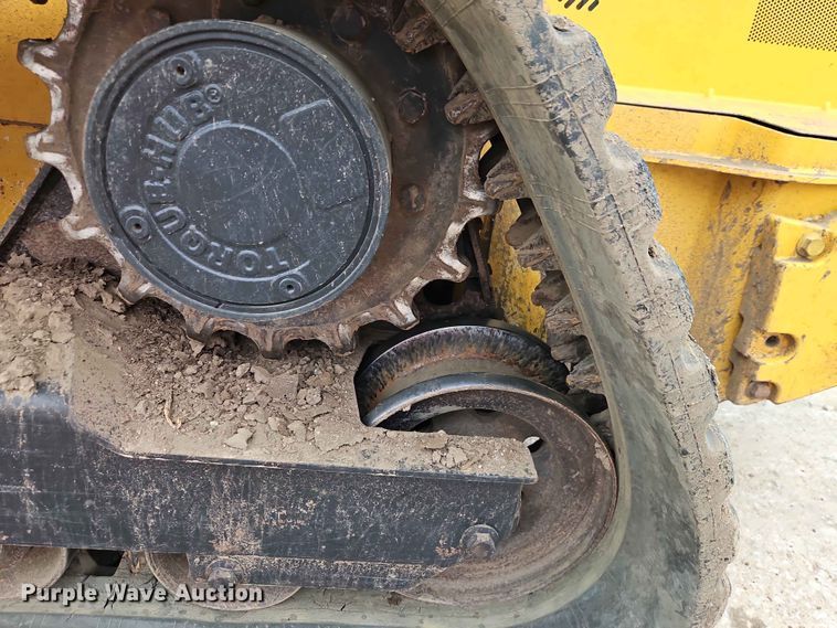 image for item EO7396 John Deere 333E tracked skid steer loader