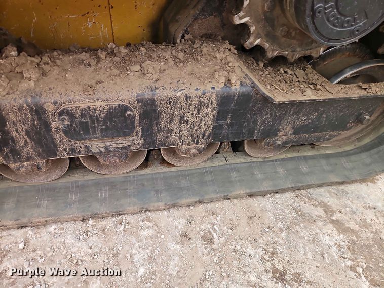image for item EO7396 John Deere 333E tracked skid steer loader