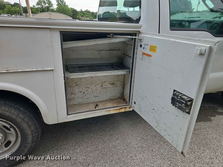 image for item EO7447 2013 Ford F250 Super Duty utility bed pickup truck