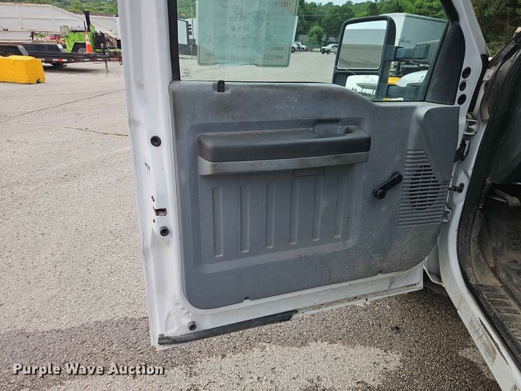 image for item EO7447 2013 Ford F250 Super Duty utility bed pickup truck