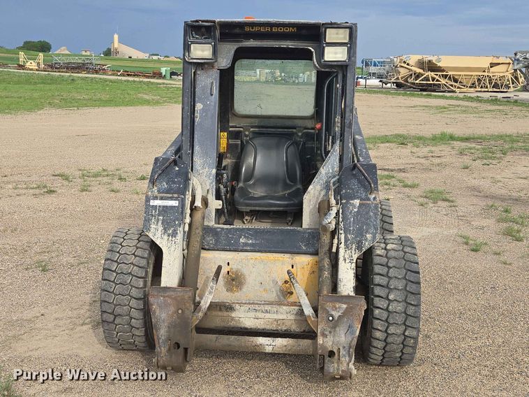 image for item ER1672 1999 New Holland LX665 skid steer loader