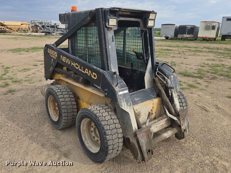 image for item ER1672 1999 New Holland LX665 skid steer loader