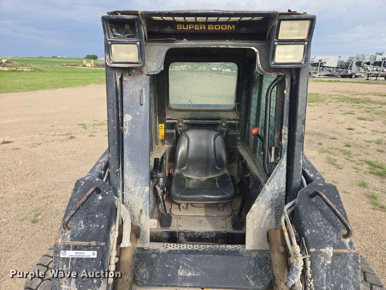 image for item ER1672 1999 New Holland LX665 skid steer loader