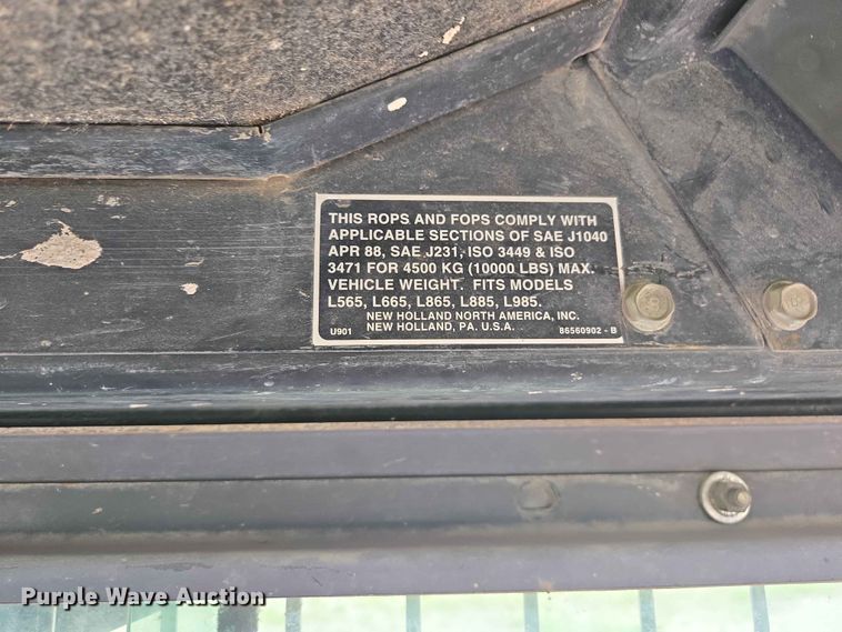 image for item ER1672 1999 New Holland LX665 skid steer loader