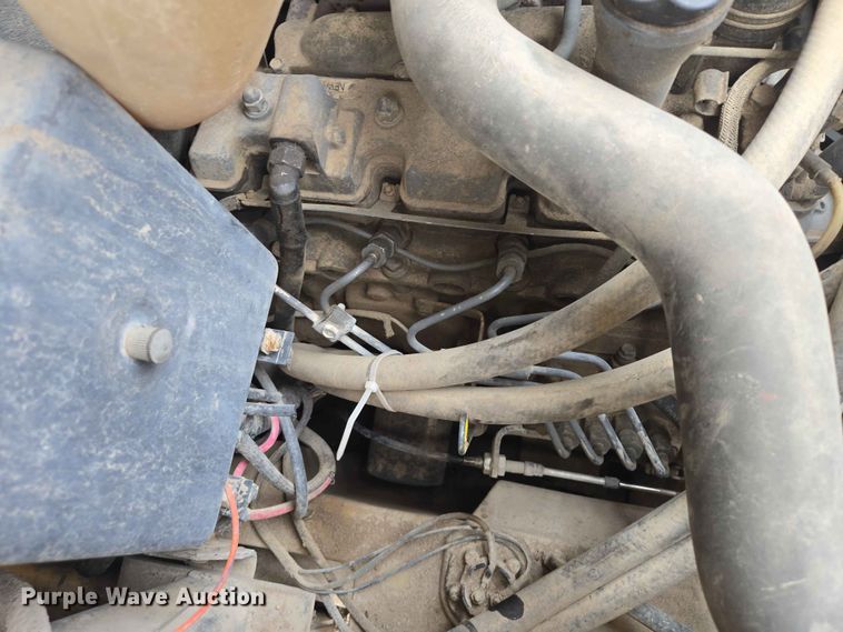 image for item ER1672 1999 New Holland LX665 skid steer loader