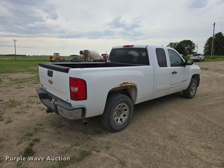 image for item ER1675 2008 Chevrolet Silverado 1500 Ext. Cab pickup truck