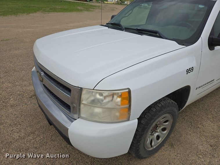 image for item ER1675 2008 Chevrolet Silverado 1500 Ext. Cab pickup truck