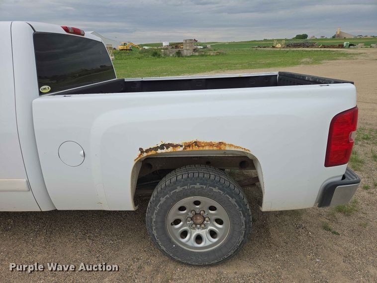 image for item ER1675 2008 Chevrolet Silverado 1500 Ext. Cab pickup truck