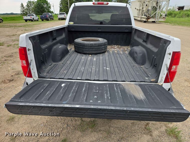 image for item ER1675 2008 Chevrolet Silverado 1500 Ext. Cab pickup truck