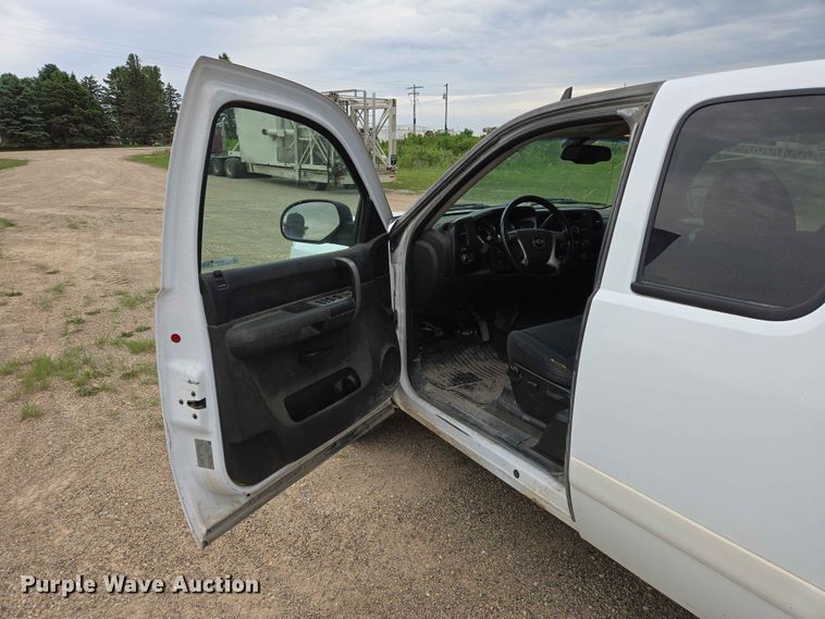 image for item ER1675 2008 Chevrolet Silverado 1500 Ext. Cab pickup truck