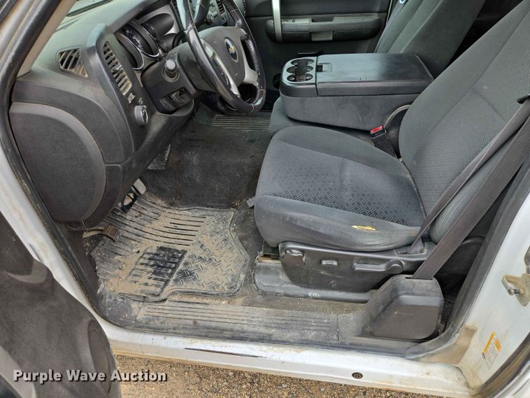 image for item ER1675 2008 Chevrolet Silverado 1500 Ext. Cab pickup truck