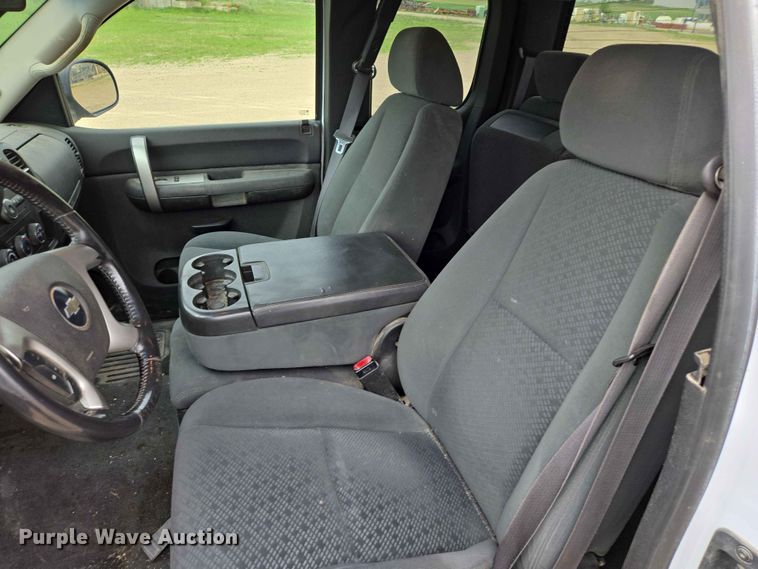 image for item ER1675 2008 Chevrolet Silverado 1500 Ext. Cab pickup truck