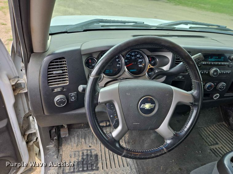 image for item ER1675 2008 Chevrolet Silverado 1500 Ext. Cab pickup truck