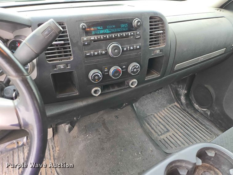 image for item ER1675 2008 Chevrolet Silverado 1500 Ext. Cab pickup truck
