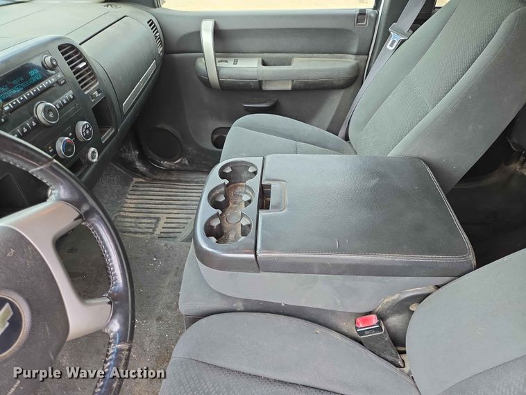 image for item ER1675 2008 Chevrolet Silverado 1500 Ext. Cab pickup truck