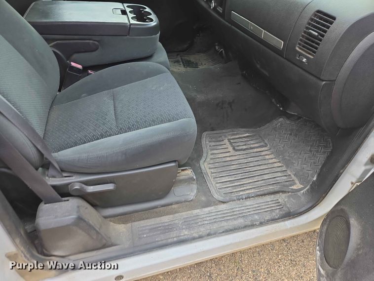 image for item ER1675 2008 Chevrolet Silverado 1500 Ext. Cab pickup truck