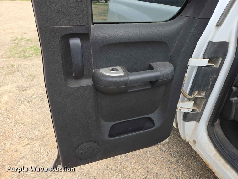 image for item ER1675 2008 Chevrolet Silverado 1500 Ext. Cab pickup truck
