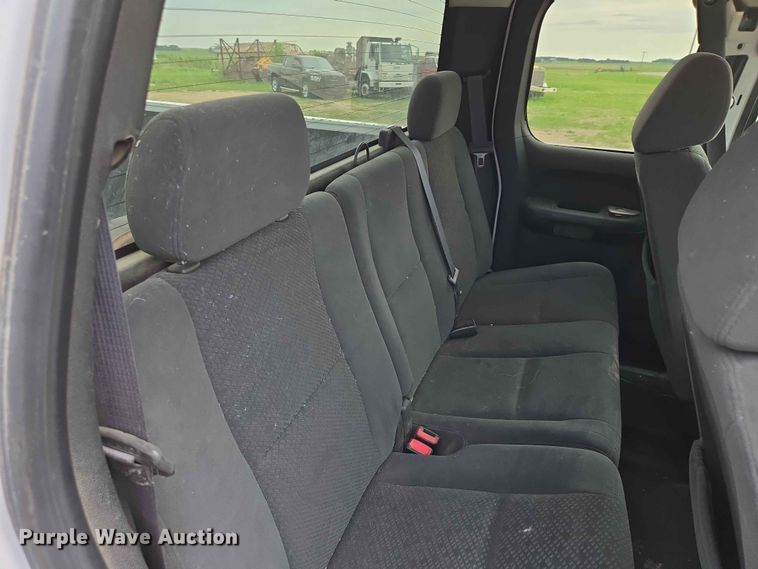 image for item ER1675 2008 Chevrolet Silverado 1500 Ext. Cab pickup truck