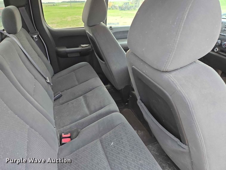 image for item ER1675 2008 Chevrolet Silverado 1500 Ext. Cab pickup truck