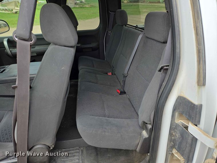 image for item ER1675 2008 Chevrolet Silverado 1500 Ext. Cab pickup truck