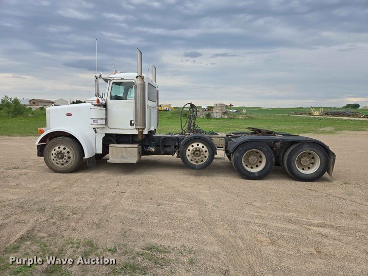 image for item ER1676 2006 Peterbilt 378 semi truck