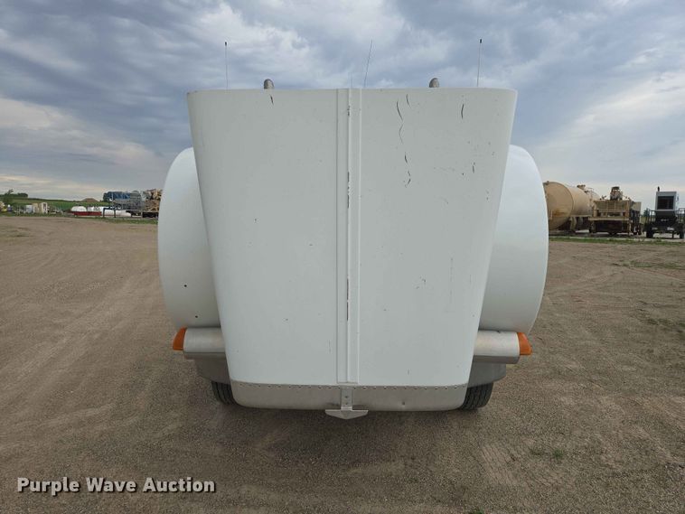 image for item ER1676 2006 Peterbilt 378 semi truck