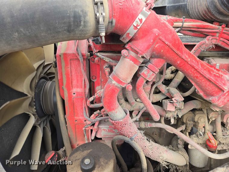 image for item ER1676 2006 Peterbilt 378 semi truck