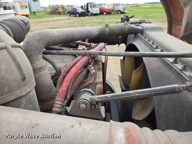 image for item ER1676 2006 Peterbilt 378 semi truck